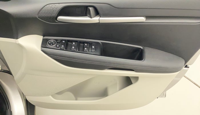 2022 KIA SONET HTX ANNIVERSARY EDITION 1.0 DCT, Petrol, Automatic, 7,680 km, Driver Side Door Panels Control