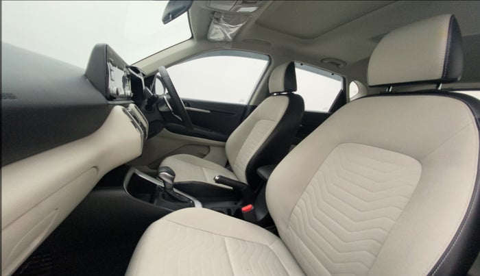 2022 KIA SONET HTX ANNIVERSARY EDITION 1.0 DCT, Petrol, Automatic, 7,680 km, Right Side Front Door Cabin