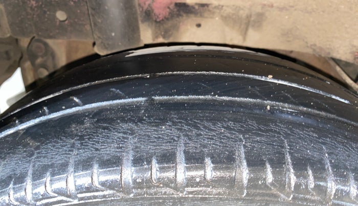 2017 Mahindra KUV 100 NXT K6+ P 6 STR, Petrol, Manual, 22,679 km, Right Rear Tyre Tread