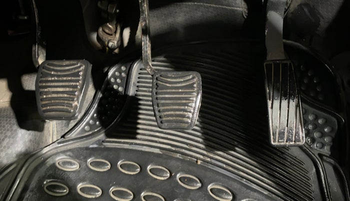 2017 Mahindra KUV 100 NXT K6+ P 6 STR, Petrol, Manual, 22,679 km, Pedals