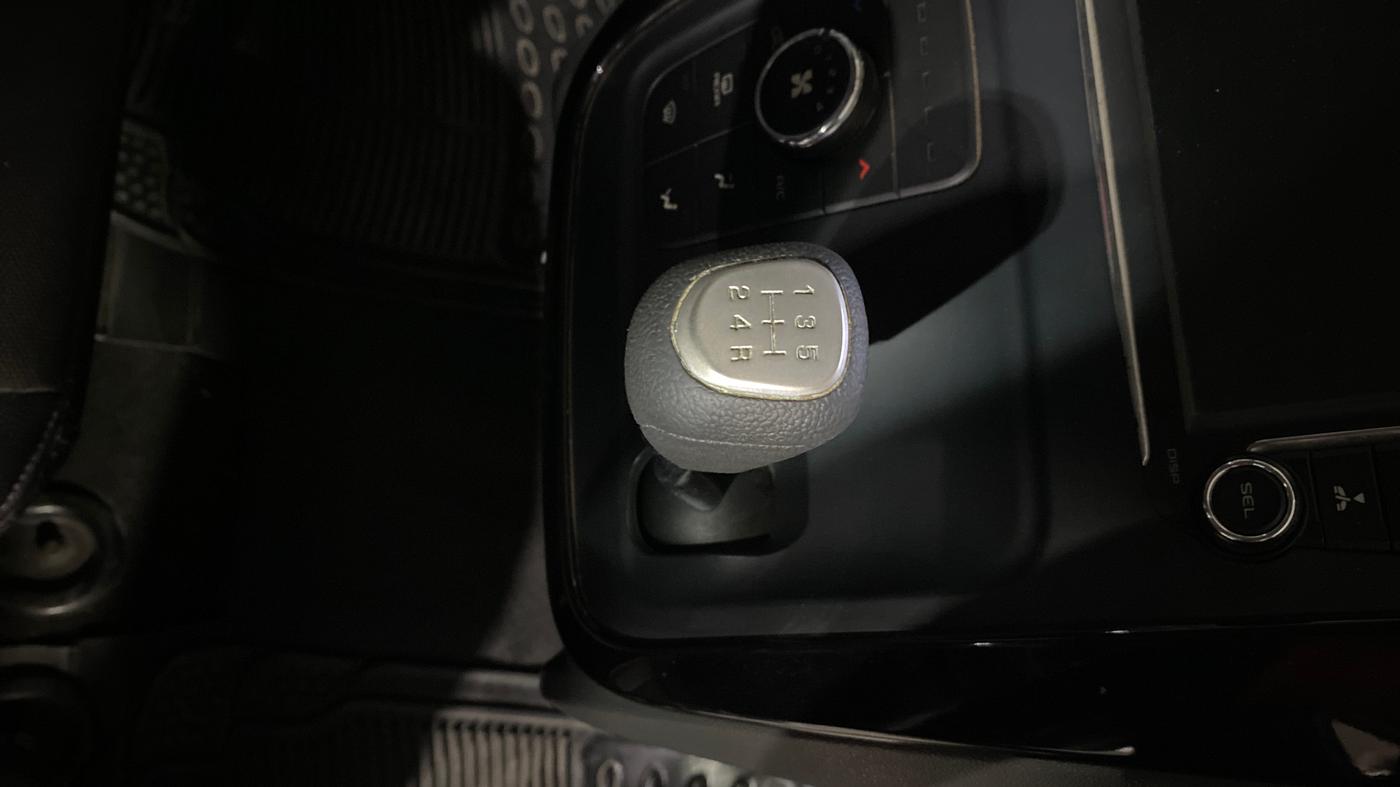 2017 Mahindra KUV 100 NXT K6+ P 6 STR, Petrol, Manual, 22,679 km, Gear Lever