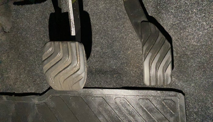 2024 Renault Kwid RXT 1.0 AMT, Petrol, Automatic, 10,574 km, Pedals