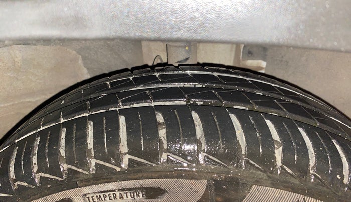 2024 Renault Kwid RXT 1.0 AMT, Petrol, Automatic, 10,574 km, Right Front Tyre Tread