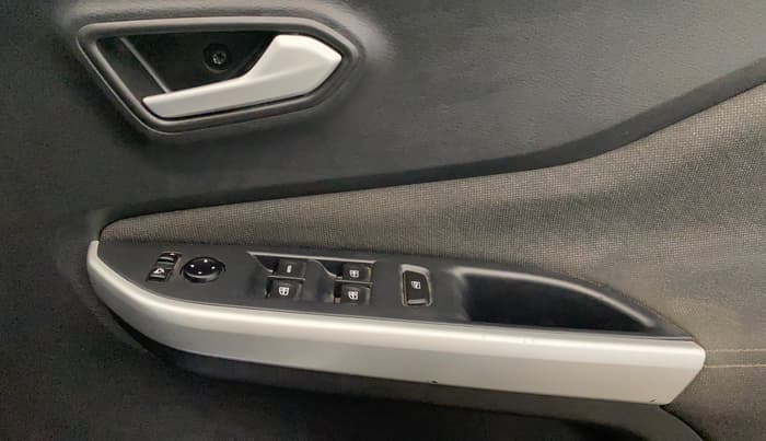 2021 Nissan MAGNITE XV PREMIUM, Petrol, Manual, 69,332 km, Driver Side Door Panels Control