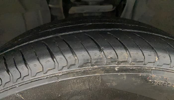 2021 Nissan MAGNITE XV PREMIUM, Petrol, Manual, 69,332 km, Left Front Tyre Tread