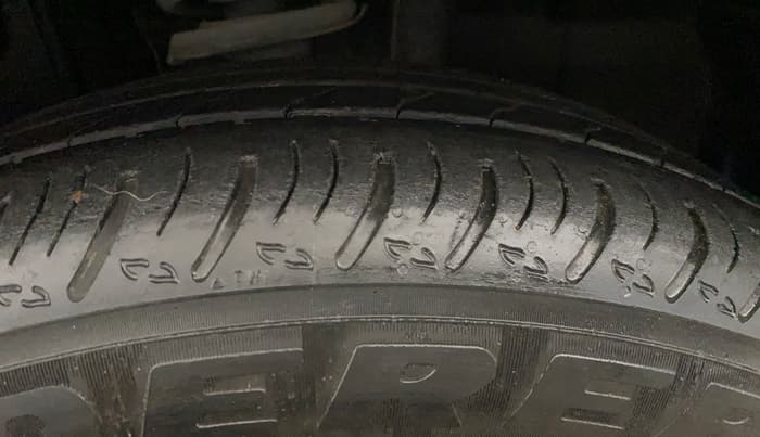 2021 Nissan MAGNITE XV PREMIUM, Petrol, Manual, 69,332 km, Right Front Tyre Tread