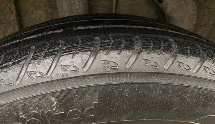 2021 Nissan MAGNITE XV PREMIUM, Petrol, Manual, 69,332 km, Right Rear Tyre Tread