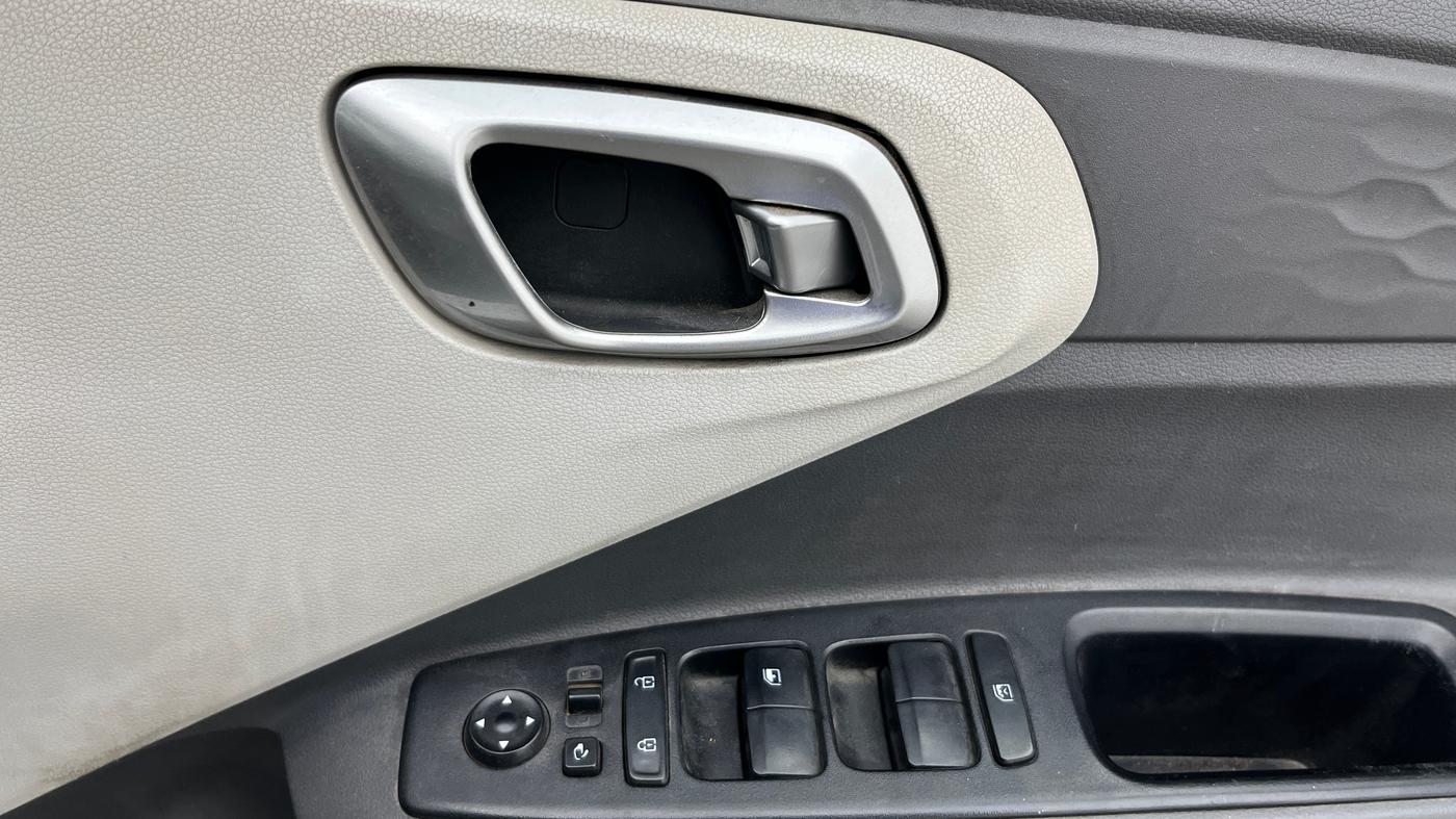 2019 Hyundai GRAND I10 NIOS SPORTZ AMT 1.2 KAPPA VTVT, Petrol, Automatic, 61,473 km, Driver Side Door Panels Control