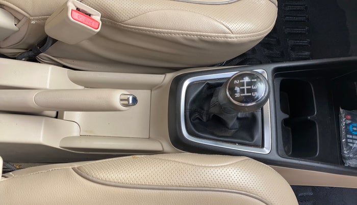 2019 Maruti Dzire VXI, Petrol, Manual, 40,539 km, Gear Lever