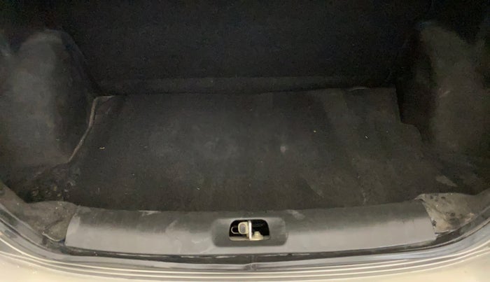 2015 Maruti Swift Dzire LXI (O), Petrol, Manual, 46,995 km, Boot Inside