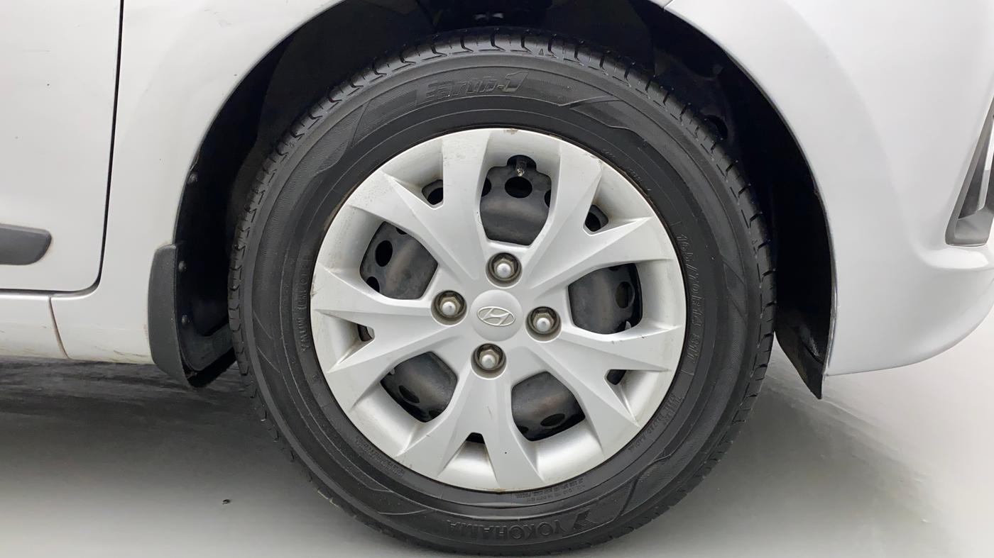 2015 Hyundai Grand i10 SPORTZ 1.2 KAPPA VTVT, Petrol, Manual, 43,169 km, Right Front Wheel