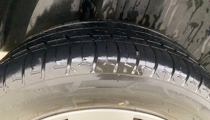 2021 Skoda Rapid AMBITION AT TSI, Petrol, Automatic, 49,602 km, Right Rear Tyre Tread