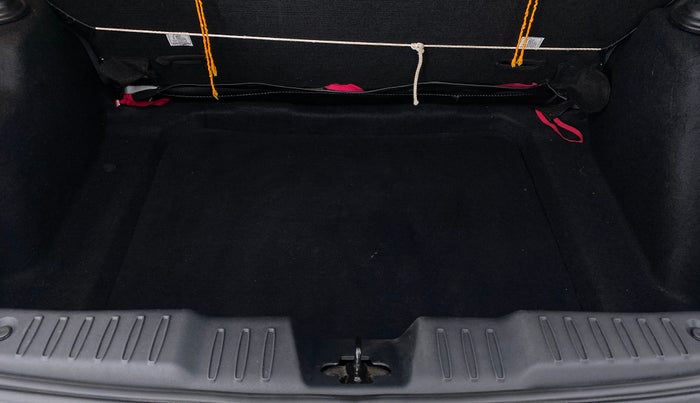 2021 Tata ALTROZ XT 1.2, Petrol, Manual, 7,469 km, Boot Inside