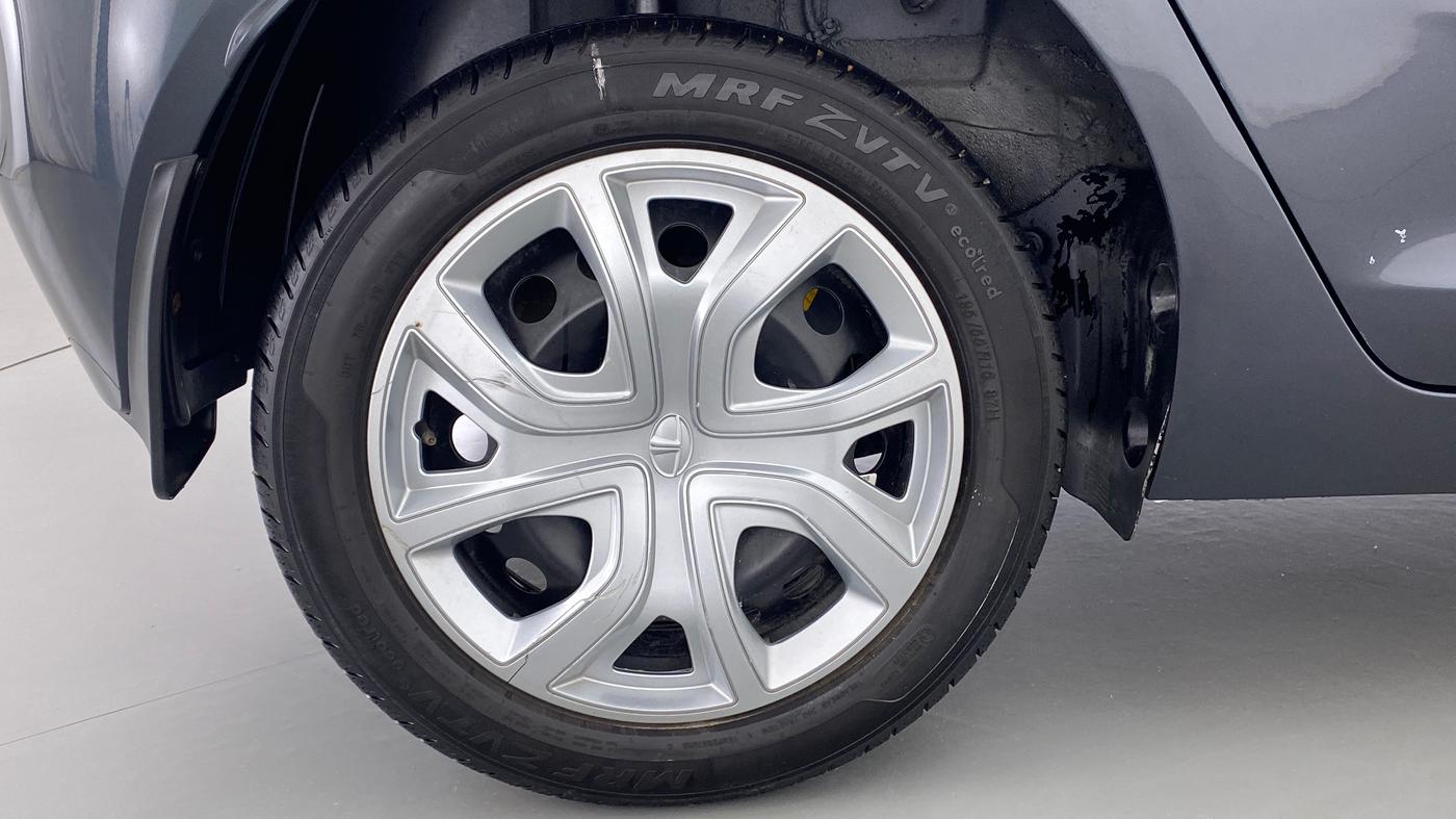 2021 Tata ALTROZ XT 1.2, Petrol, Manual, 7,469 km, Right Rear Wheel