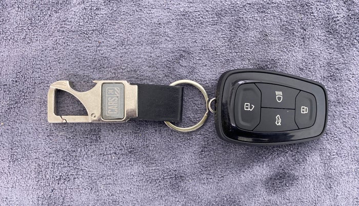 2021 Tata ALTROZ XT 1.2, Petrol, Manual, 7,469 km, Key Close Up