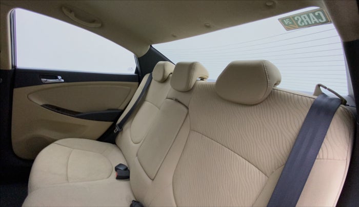 2011 Hyundai Verna FLUIDIC 1.6 VTVT SX, Petrol, Manual, 46,510 km, Right Side Rear Door Cabin