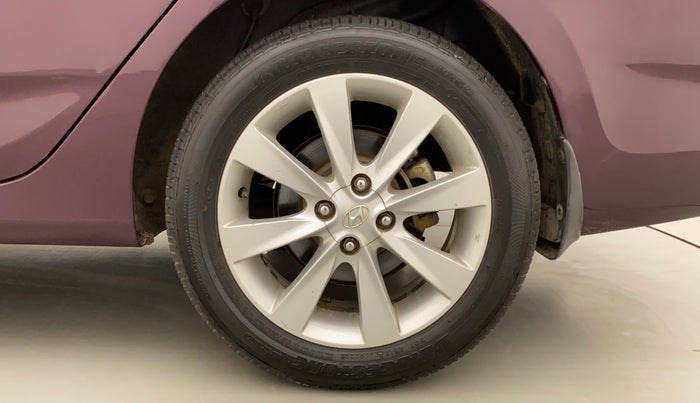 2011 Hyundai Verna FLUIDIC 1.6 VTVT SX, Petrol, Manual, 46,510 km, Left Rear Wheel