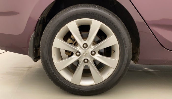 2011 Hyundai Verna FLUIDIC 1.6 VTVT SX, Petrol, Manual, 46,510 km, Right Rear Wheel