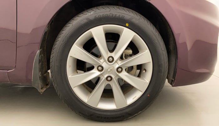 2011 Hyundai Verna FLUIDIC 1.6 VTVT SX, Petrol, Manual, 46,510 km, Right Front Wheel