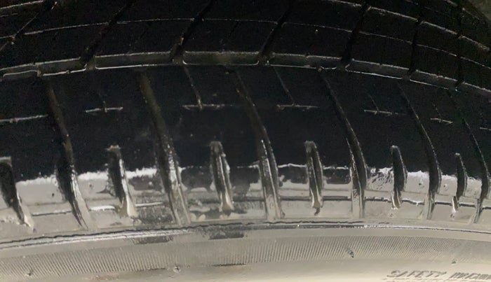 2015 Maruti Wagon R 1.0 VXI, Petrol, Manual, 48,036 km, Right Rear Tyre Tread