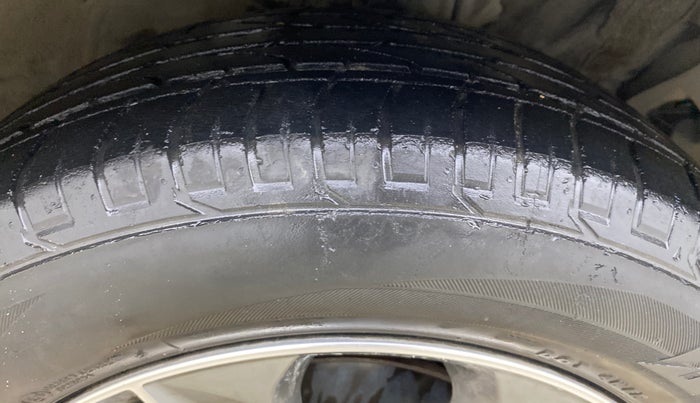 2016 Hyundai Creta SX PLUS AT 1.6 PETROL, Petrol, Automatic, 52,613 km, Right Front Tyre Tread