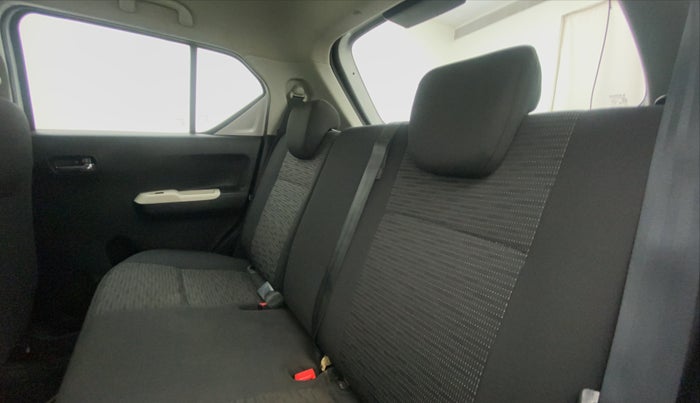 2017 Maruti IGNIS DELTA 1.2, Petrol, Manual, 1,02,393 km, Right Side Rear Door Cabin