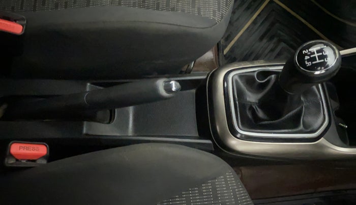 2017 Maruti IGNIS DELTA 1.2, Petrol, Manual, 1,02,393 km, Gear Lever