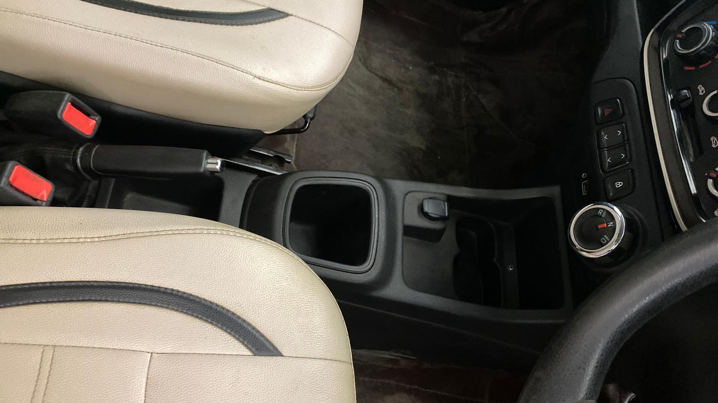 2018 Renault Kwid RXT 1.0 AMT (O), Petrol, Automatic, 95,214 km, Gear Lever