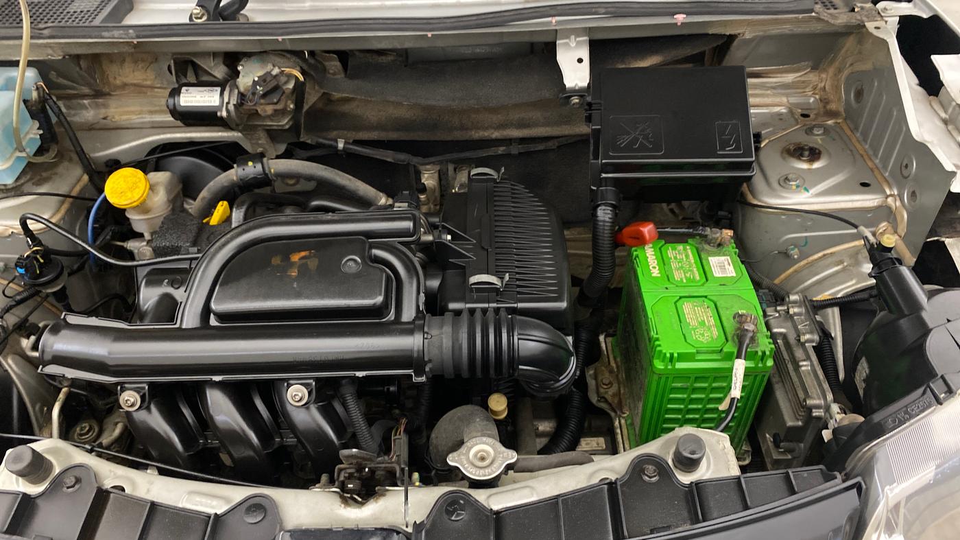 2018 Renault Kwid RXT 1.0 AMT (O), Petrol, Automatic, 95,214 km, Engine View - Left