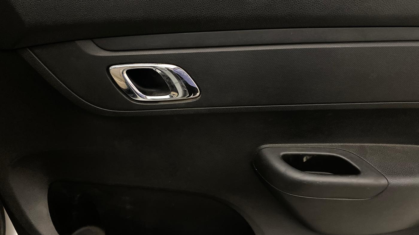 2018 Renault Kwid RXT 1.0 AMT (O), Petrol, Automatic, 95,214 km, Driver Side Door Panels Control