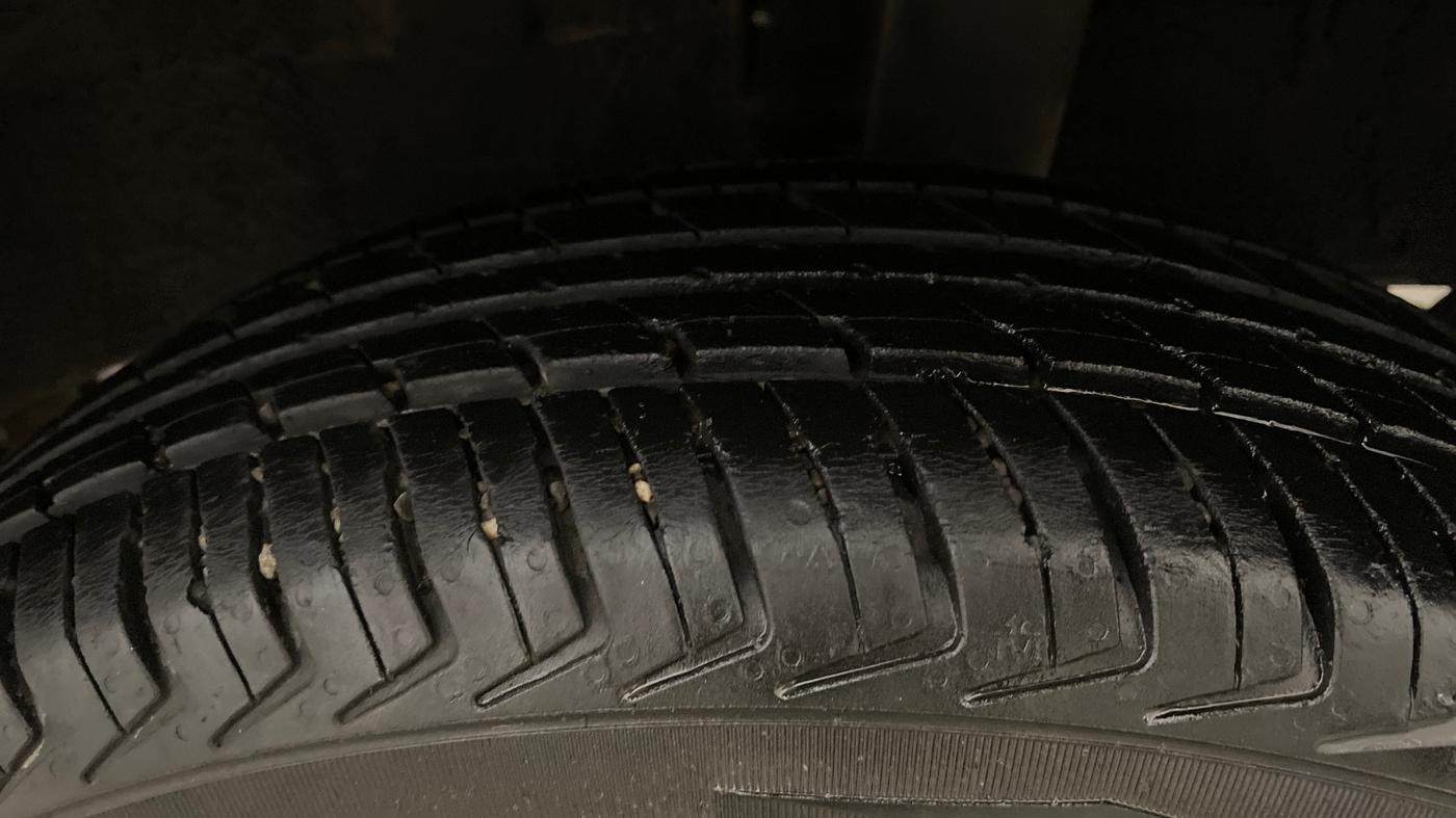 2018 Renault Kwid RXT 1.0 AMT (O), Petrol, Automatic, 95,214 km, Left Rear Tyre Tread