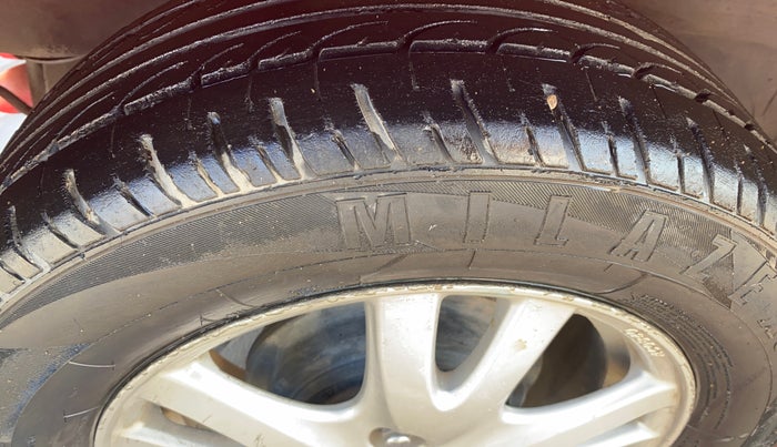 2015 Honda Brio VX MT, Petrol, Manual, 73,782 km, Right Rear Tyre Tread