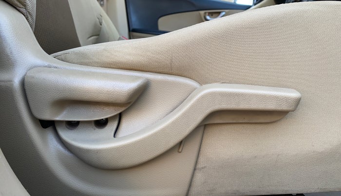 2015 Honda Brio VX MT, Petrol, Manual, 73,782 km, Driver Side Adjustment Panel