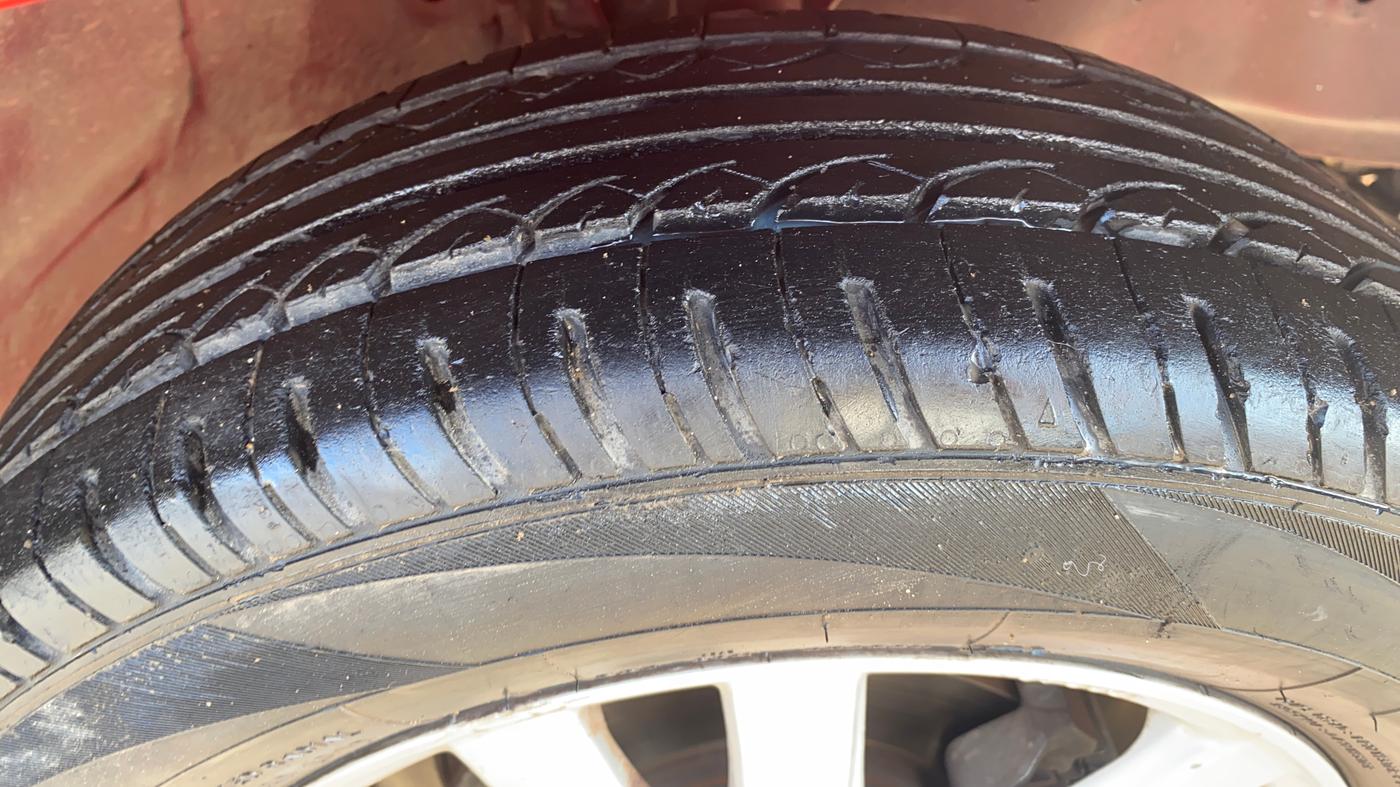2015 Honda Brio VX MT, Petrol, Manual, 73,821 km, Right Front Tyre Tread
