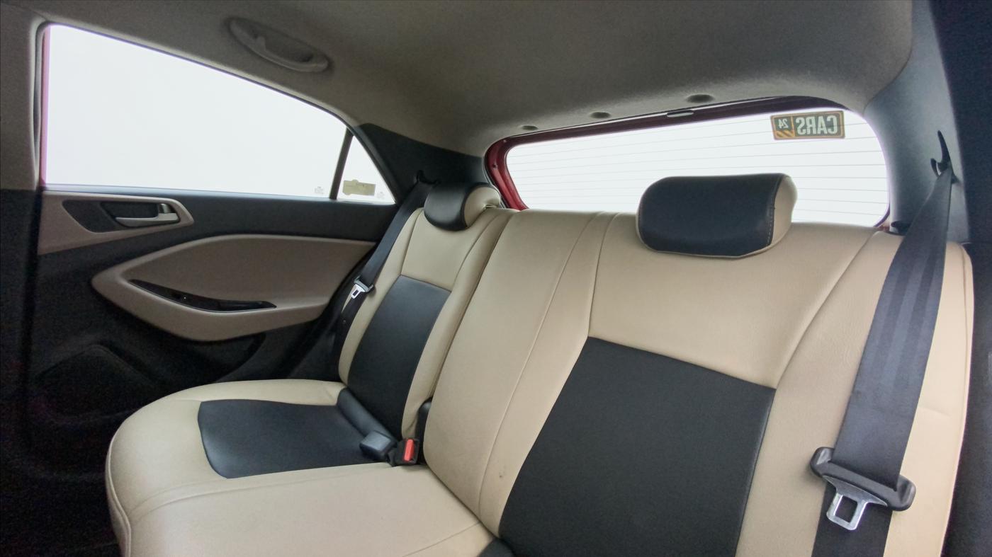 2016 Hyundai Elite i20 ASTA 1.2 (O), Petrol, Manual, 89,198 km, Right Side Rear Door Cabin