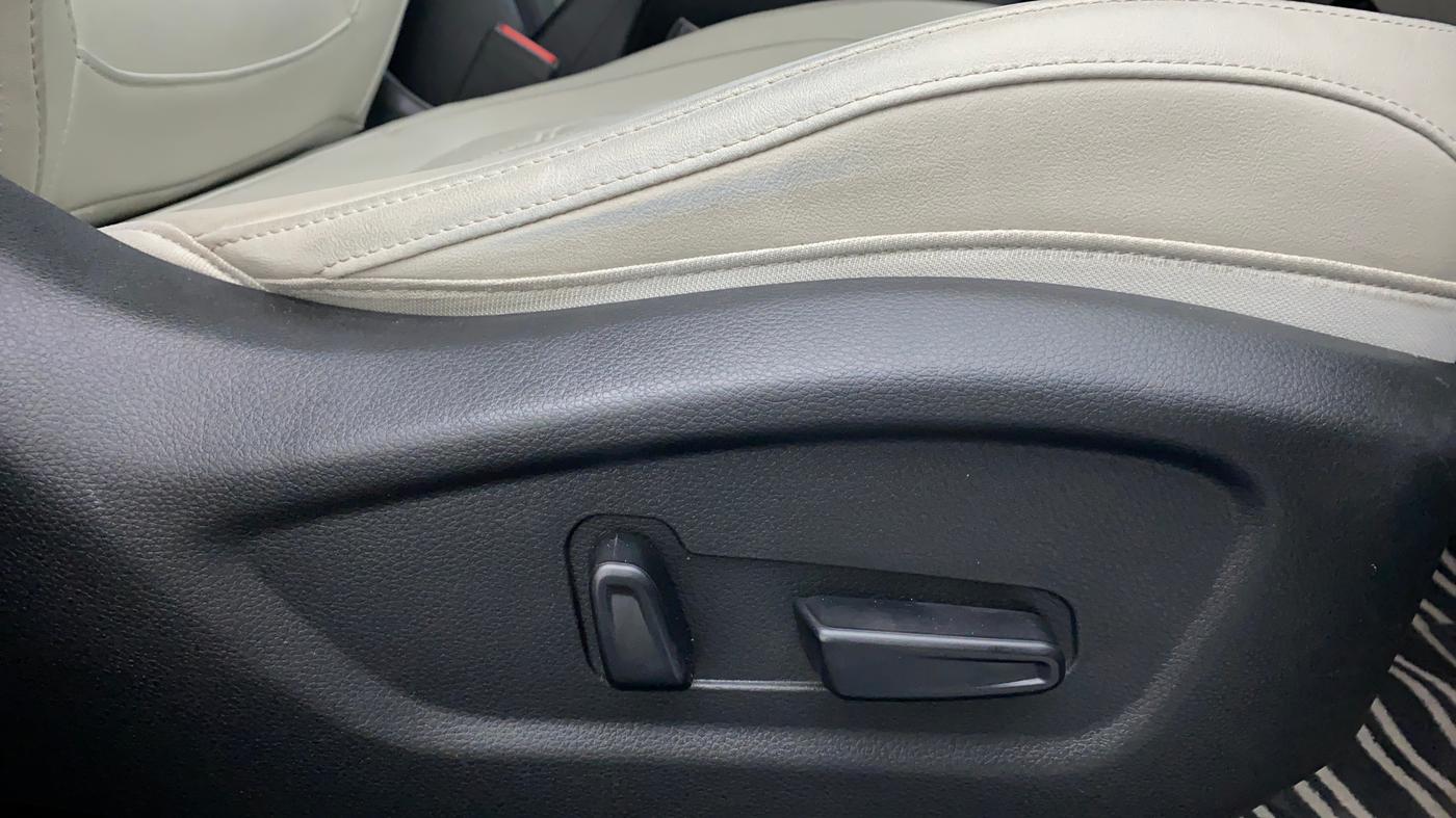 2020 KIA SELTOS HTX+ MT 1.5 DIESEL, Diesel, Manual, 37,301 km, Driver Side Adjustment Panel
