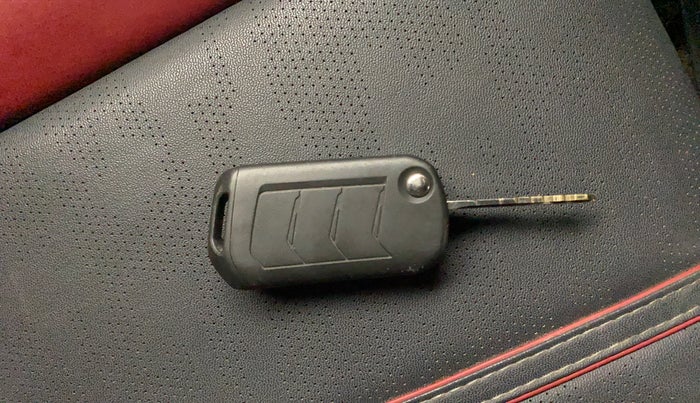 2021 Mahindra Thar LX D AT 4WD HT, Diesel, Automatic, 74,536 km, Key Close Up