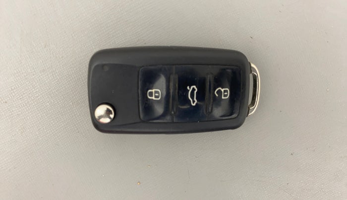 2018 Volkswagen Polo COMFORTLINE 1.0L MPI, Petrol, Manual, 21,614 km, Key Close Up