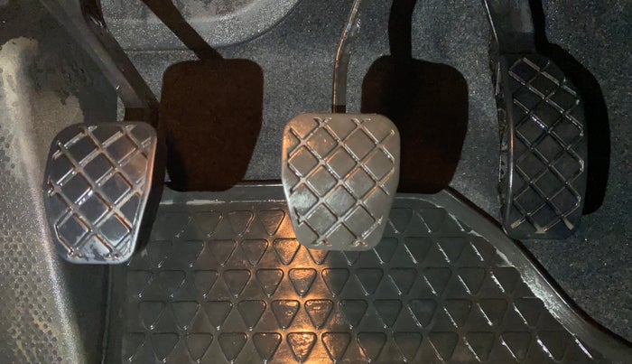 2018 Volkswagen Polo COMFORTLINE 1.0L MPI, Petrol, Manual, 21,614 km, Pedals