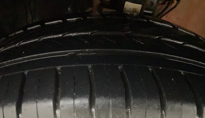 2018 Volkswagen Polo COMFORTLINE 1.0L MPI, Petrol, Manual, 21,614 km, Left Front Tyre Tread