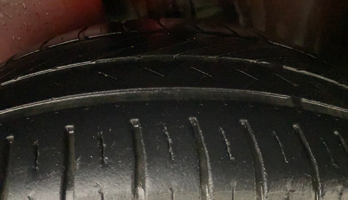 2018 Volkswagen Polo COMFORTLINE 1.0L MPI, Petrol, Manual, 21,614 km, Left Rear Tyre Tread