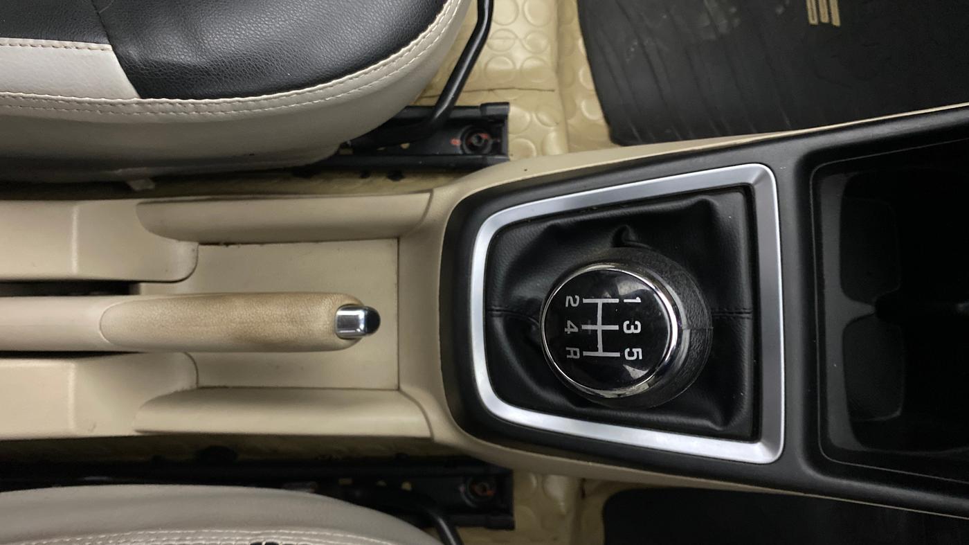 2017 Maruti Dzire ZXI, Petrol, Manual, 55,573 km, Gear Lever