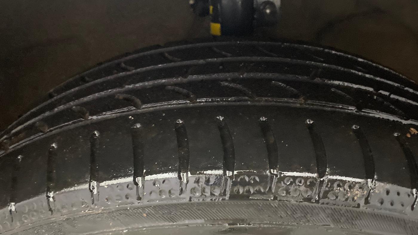 2017 Maruti Dzire ZXI, Petrol, Manual, 55,573 km, Right Front Tyre Tread