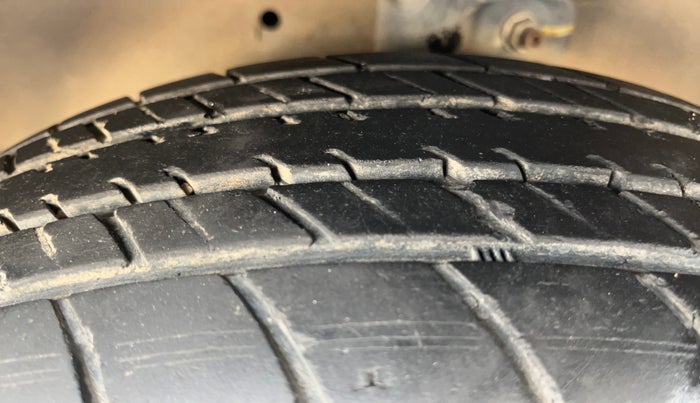 2017 Maruti Celerio VXI AMT, Petrol, Automatic, 14,636 km, Left Front Tyre Tread