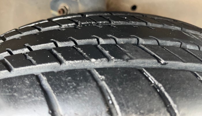 2017 Maruti Celerio VXI AMT, Petrol, Automatic, 14,636 km, Right Front Tyre Tread