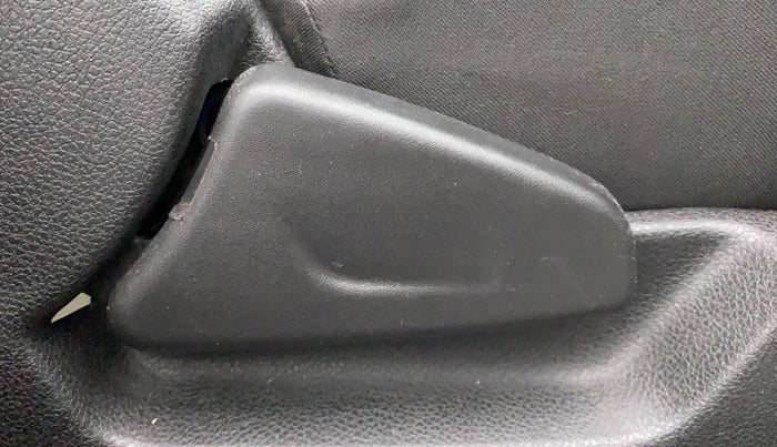 2020 Renault Kwid RXT 1.0 AMT (O), Petrol, Automatic, 39,779 km, Driver Side Adjustment Panel