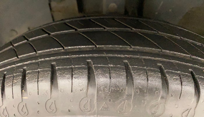 2020 Renault Kwid RXT 1.0 AMT (O), Petrol, Automatic, 39,779 km, Left Front Tyre Tread