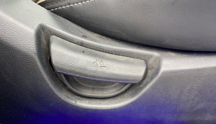 2016 Hyundai Grand i10 SPORTZ 1.2 KAPPA VTVT, Petrol, Manual, 79,052 km, Driver Side Adjustment Panel