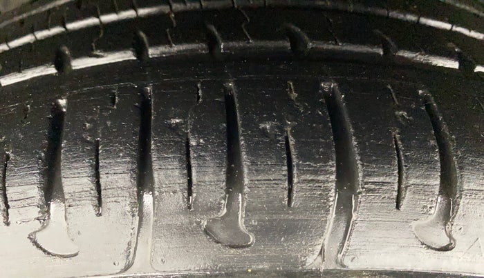 2016 Hyundai Grand i10 SPORTZ 1.2 KAPPA VTVT, Petrol, Manual, 79,052 km, Left Front Tyre Tread