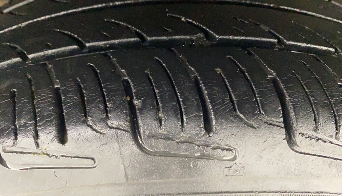 2016 Hyundai Grand i10 SPORTZ 1.2 KAPPA VTVT, Petrol, Manual, 79,052 km, Right Rear Tyre Tread